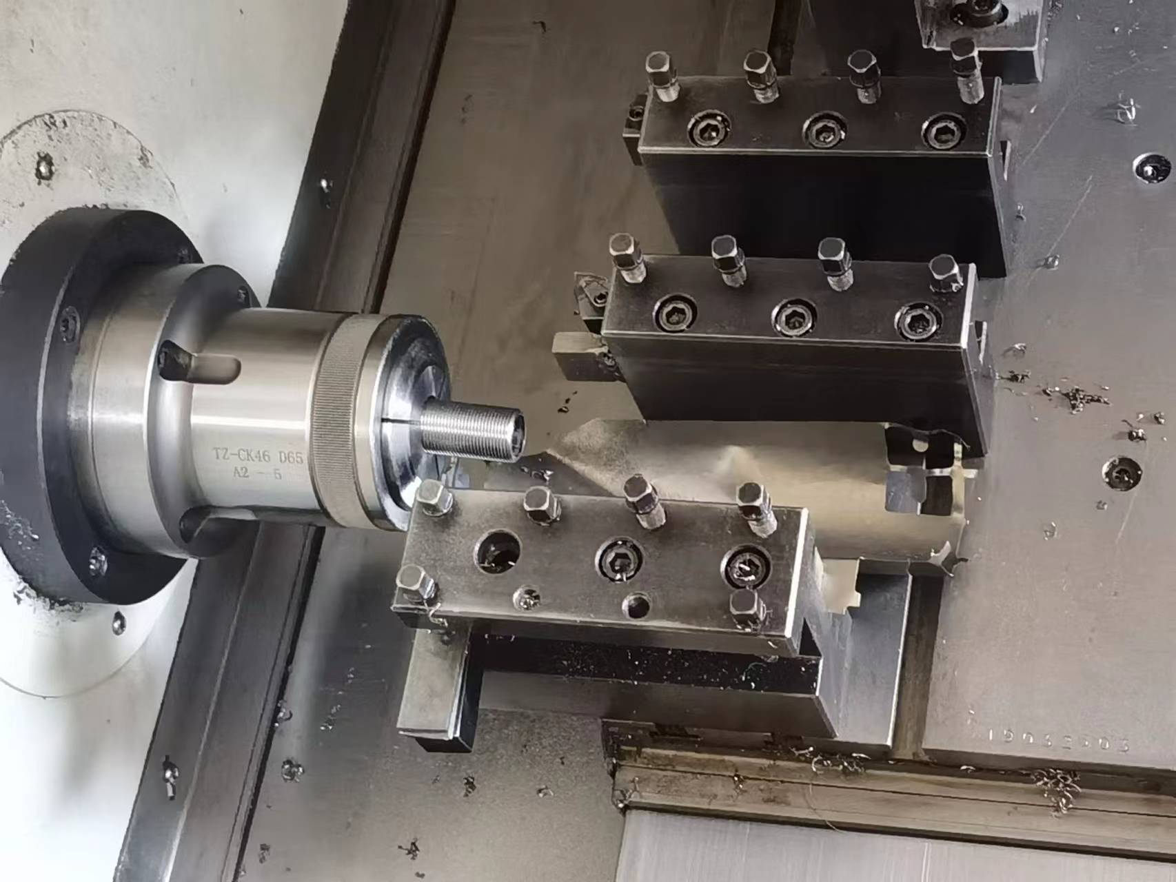 Outer thread Turning