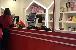 Integrates with cash drawers, receipt printers, pole displays, card readers, barcode readers, and QR code readers.