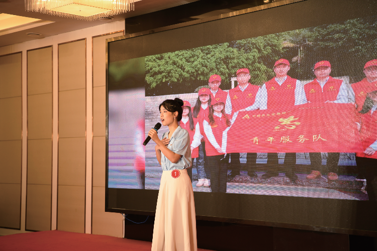 奋斗的答案（办公室 华珊）