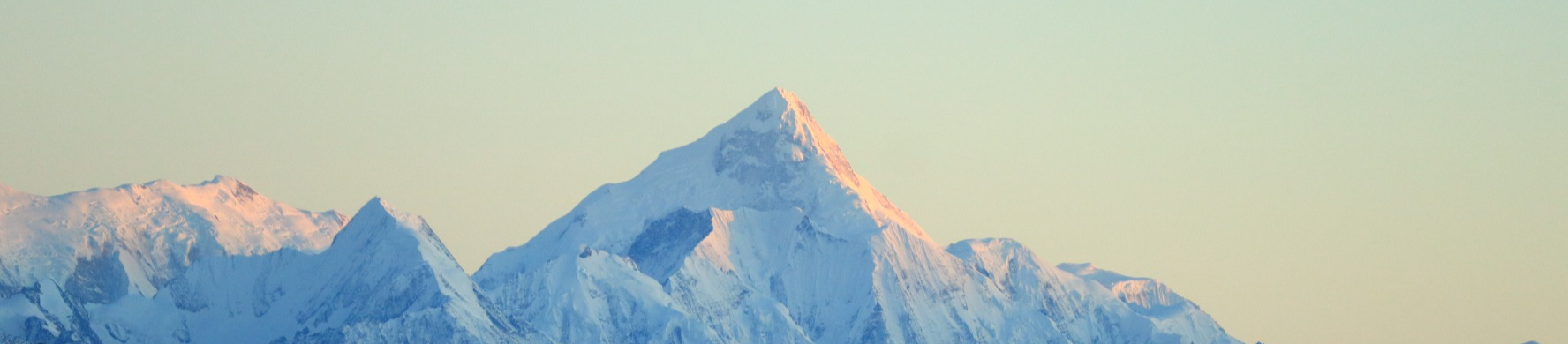 日照金山