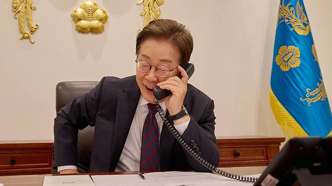 习近平同韩国总统李在明通电话——中韩是搬不走的近邻