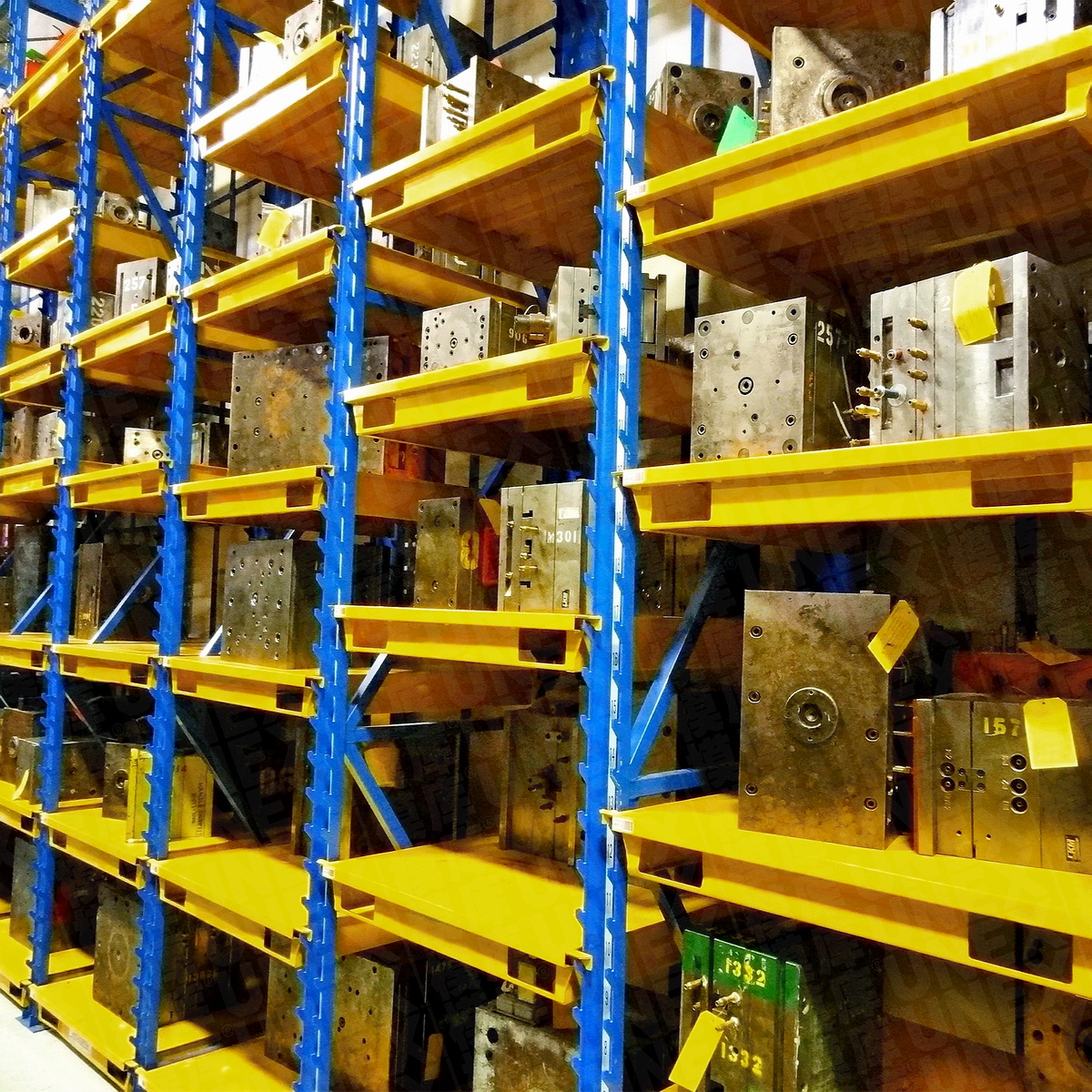 可调模具摆放架