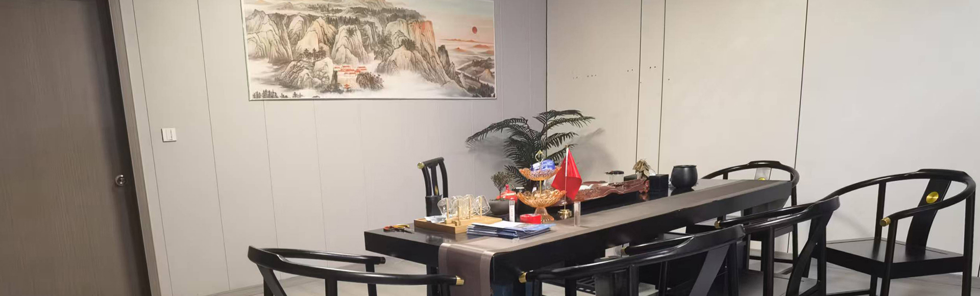 这里是思想交汇的港湾，亦是合作启程的站台。期待与您携手互利共赢。