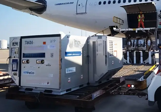 In the fields of pharmaceuticals, chemicals, fresh produce, etc., temperature control of goods is crucial to ensuring product quality. We provides comprehensive and reliable logistics services for all types of temperature-controlled goods with its rich experience and professional technology, ensuring that the goods maintain an appropriate temperature throughout the transportation process.