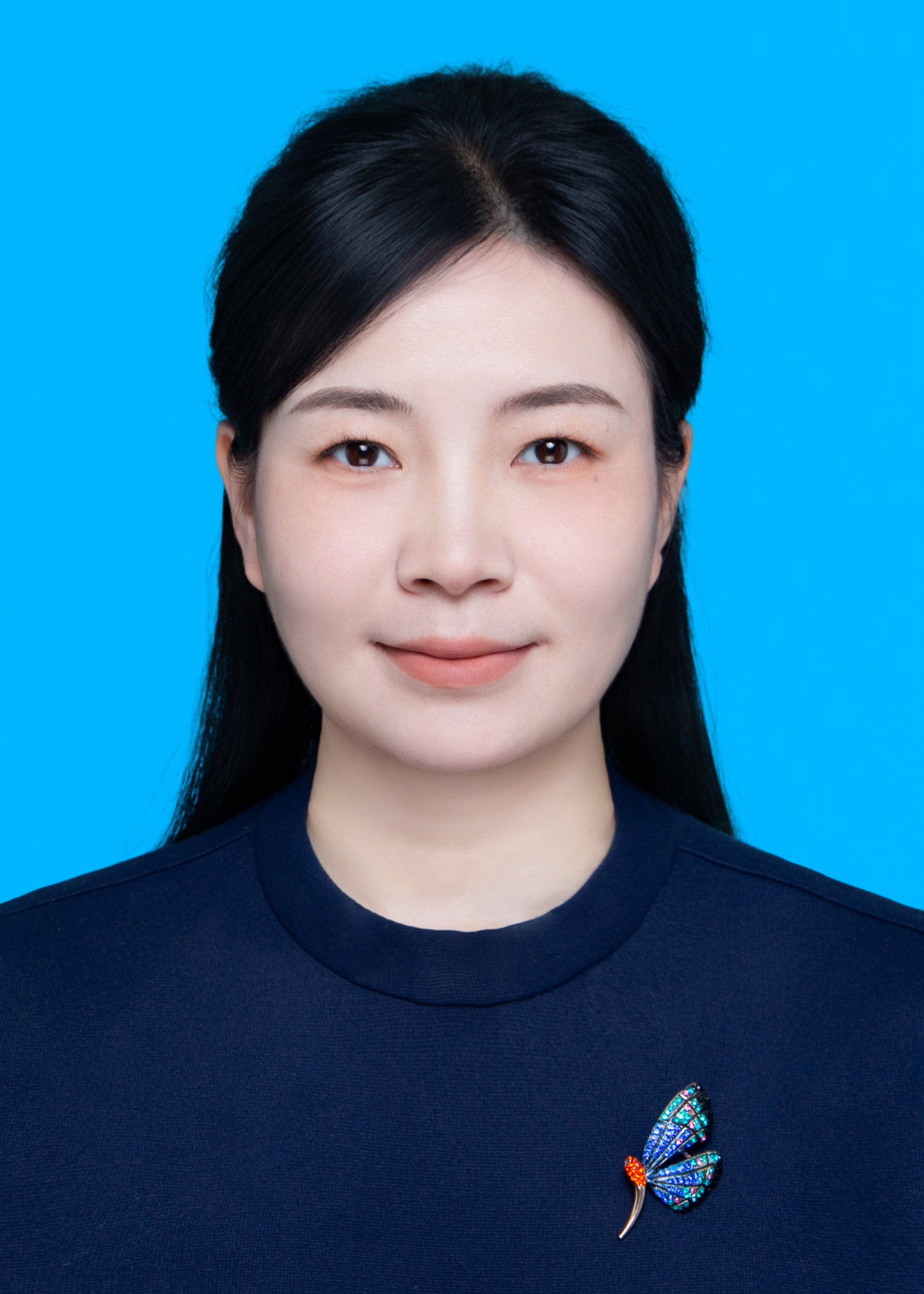 ·30年财务全领域经验：国企/行政事业单位/财务公司多赛道负责人
·资深管理操盘手：主导30+重大项目，推动6家企业上市/重组/收购
·政企资源整合者：精通财政法规，与税务/银行等机构深度协作，曾完成国企混改及行政事业单位审计