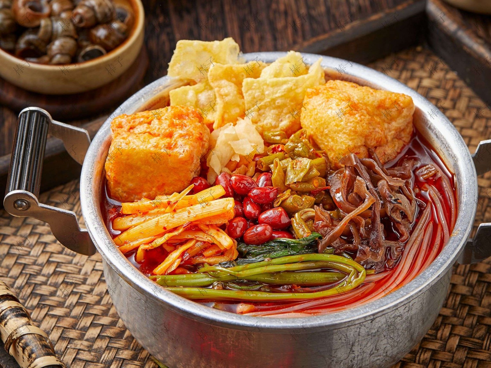 豆泡螺蛳粉