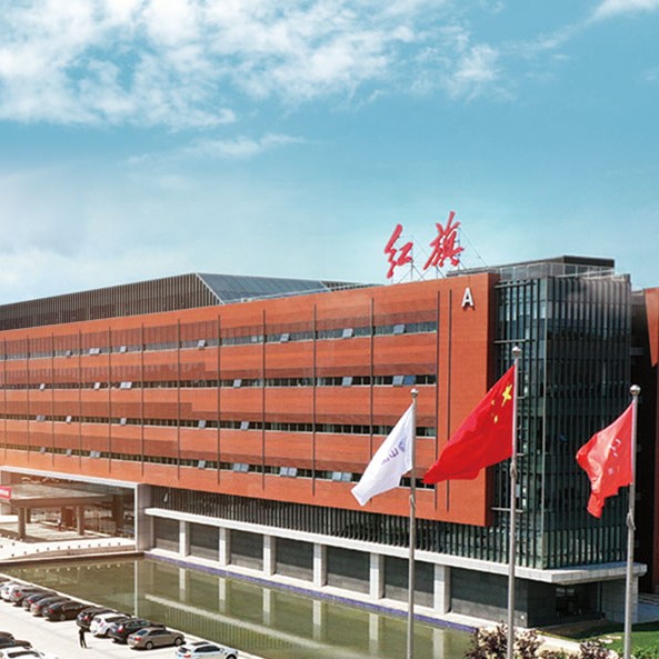 研究院与一汽集团5家分公司有长期合作关系，先后支撑20+技改项目，累计为500+一线工程师提供了线下的伴随式技术培训，极大的提高了车间的管理、生产效能。