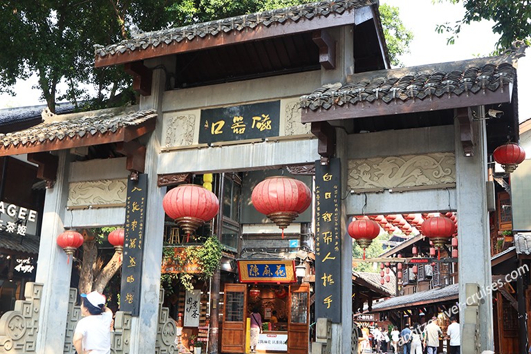 Ciqikou Ancient Town, a well-preserved ancient town dating back to the late Ming Dynasty (1368-1644), is known as “Little Chongqing”