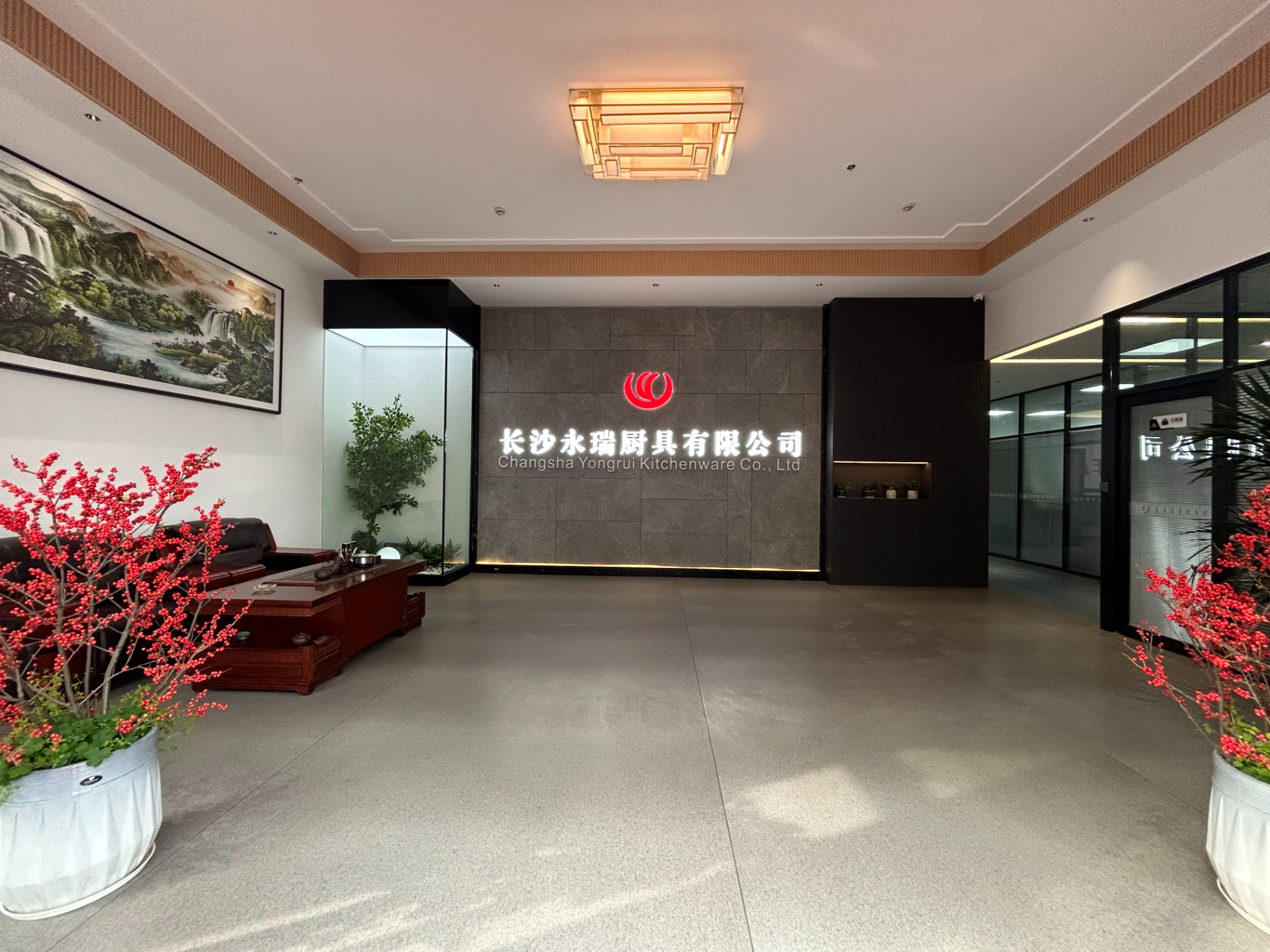 以科技赋能厨具，让烹饪更智能，生活更轻松。