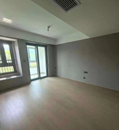 待10分钟就头痛！——上海一精装房开窗数月仍刺鼻，业主一查，...