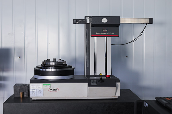 Model:
Mahr Group. MMQ44
Monitoring Project:
Precision Roundness Measurement
Accuracy:
0.0001mm