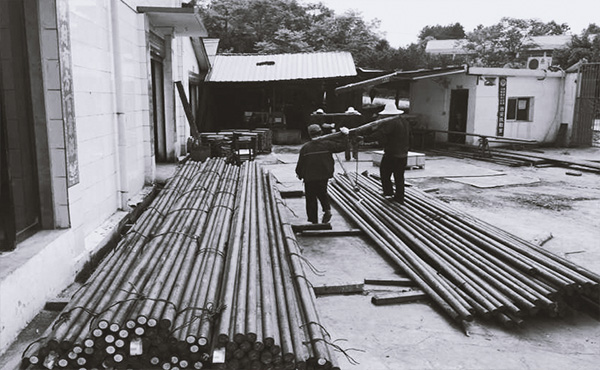 a single spark can start a prairie fire
Returning to my hometown to start a business, I established Hunan Feiwo New Energy, specializing in pre embedded screw sets for wind power products