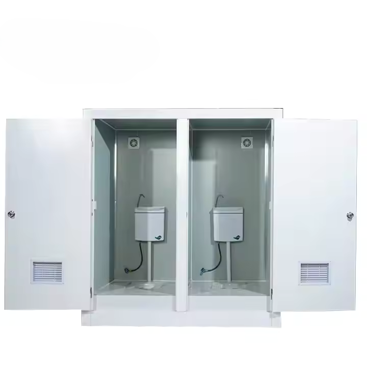 Portable toilet, bathroom