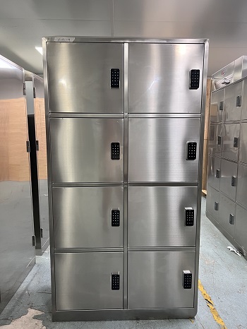 不銹鋼更衣柜，工業(yè)存儲的 “鋼鐵衛(wèi)士”