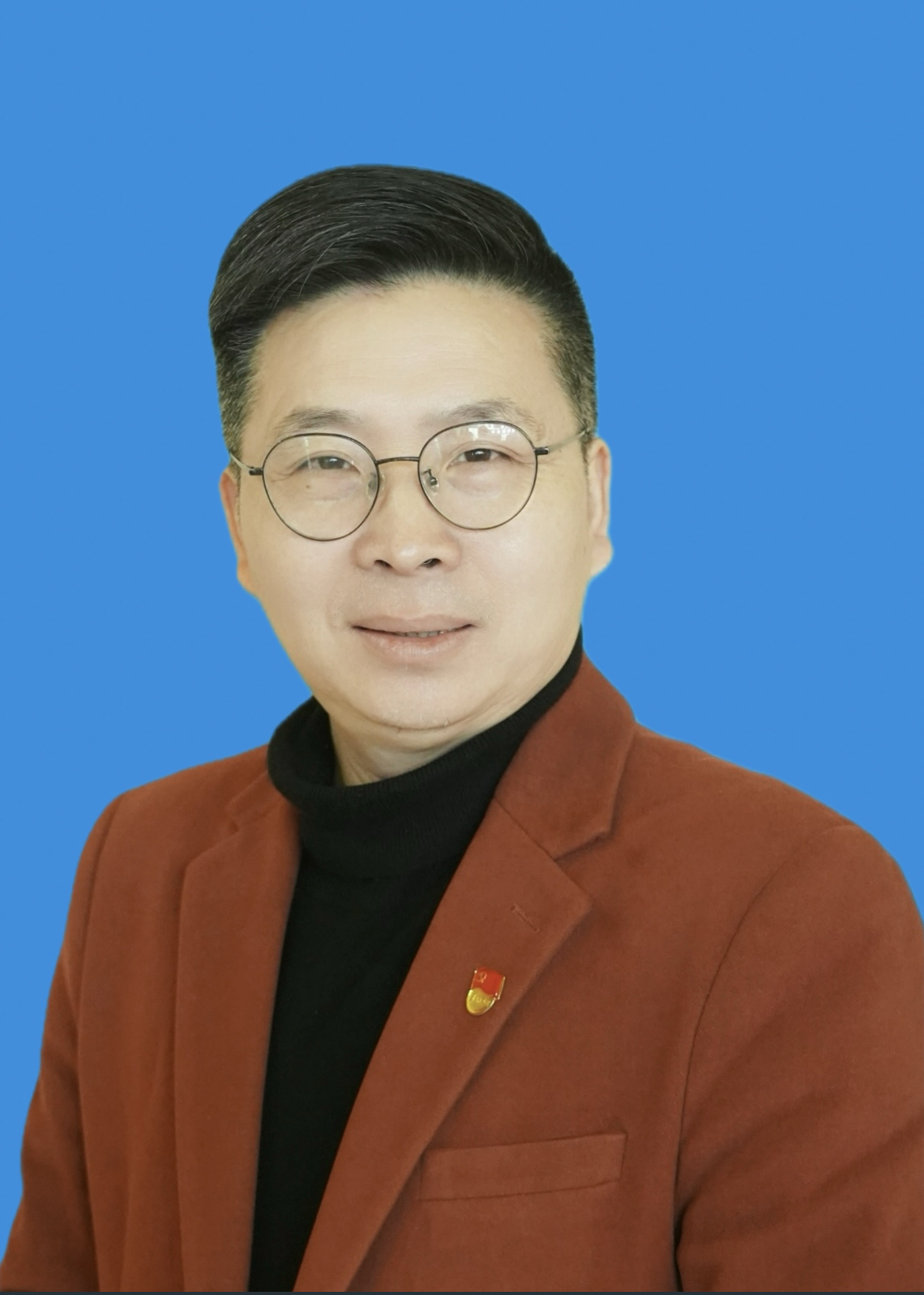 唐恒半身照