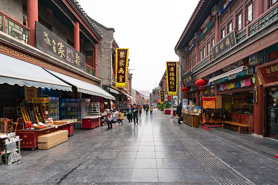 Ancient Culture Street is located in Gong Nan Street and Gong Bei Street, outside the eastern gate of the Nankai District of Tianjin. 