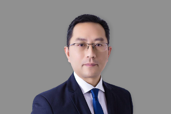 项目总监 & 加拿大联邦和魁北克省双持牌移民专家