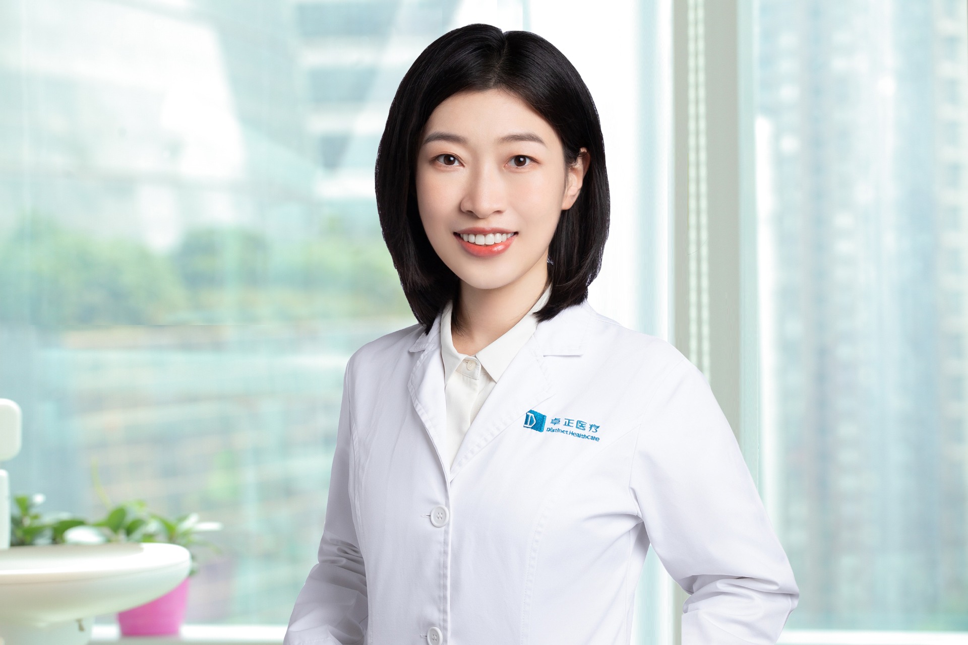 出诊城市：广州
眼科、视光学专科、角膜及眼表疾病专科
中山大学中山医学院博士
原广州市妇女儿童医疗中心眼科医生
验光配镜 | 斜弱视 | 视疲劳 | 屈光不正（近视、远视和散光） | 白内障 | 干眼症 | 角结膜炎 | 麦/霰粒肿 | 成人儿童常见及特殊眼病 | IPL治疗干眼
