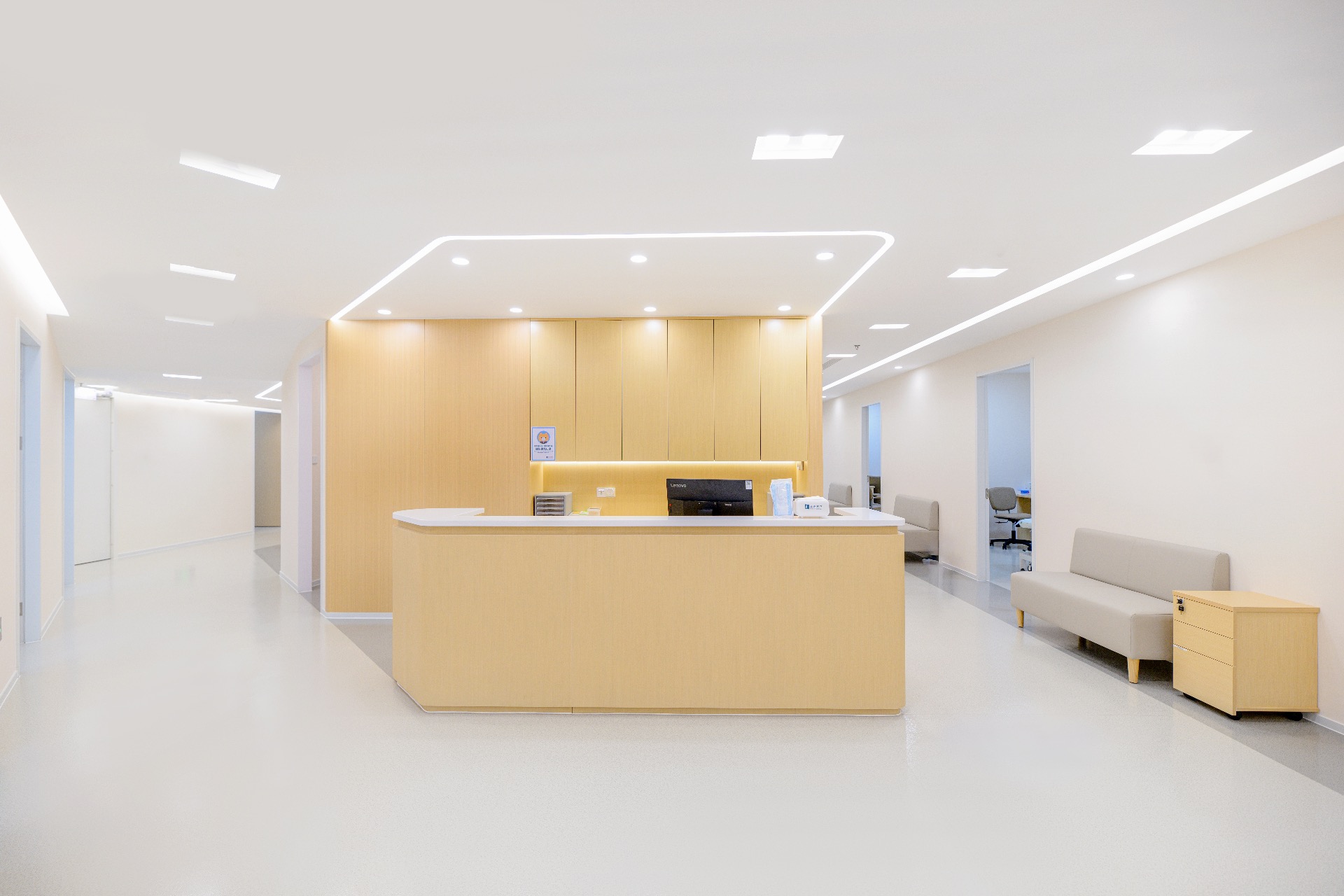 
2024
■ Completed the acquisition of Wuhan Beidou Hospital and further expanded the medical service landscape.
■ The number of subscribers to Zhuozheng Science's public account exceeded 1 million, and the number of medical and treatment visits exceeded 1 million throughout the year. The brand influence and service volume have been significantly improved.
2023
■ Zhuozheng's first general hospital-Guangzhou Zhuozheng Hospital has been put into trial operation.
■ Zhuozheng's largest network-Shenzhen Bay Super Network opened (nearly 6000 square meters). It consists of business modules such as medical center, pediatric and dental care center, ophthalmology and optometry center, Ruiqing Medical Beauty Center, and physical examination center. It is called version 4.0 of Zhuozheng Network.
■ The number of full-time doctors exceeded 300.