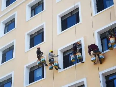 本专题由珠海市天天清洁服务有限公司高空作业服务小组的专家、把多年的锌铁瓦翻新油漆的施工要点及专业建议分享给有需要的朋友