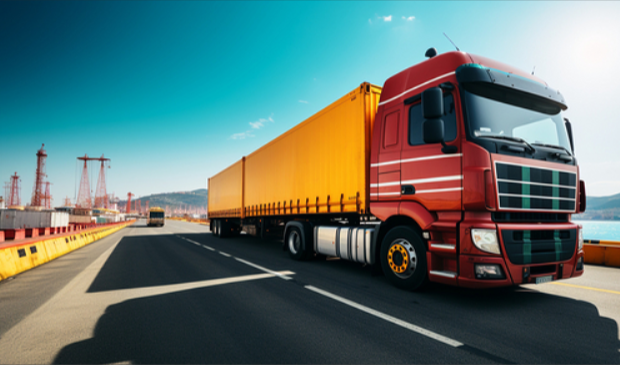 我们为客户提供一站式的“运输+报关”整合服务，简化流程，降低成本