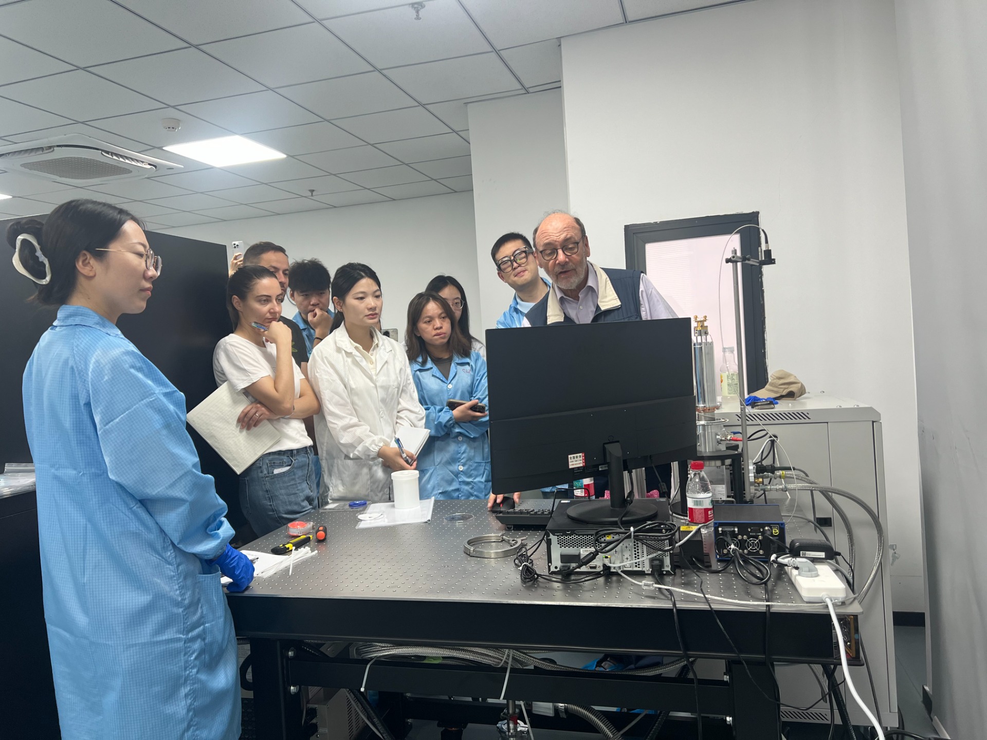 弘度科学仪器携手德国PhysTech公司总工程师Dr. Ludwig开展...