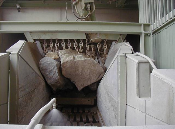 Products > Wear plates<br>
The failure of wear-resistant lining plates is one of the key reasons leading to downtime in production processes such as feeding, storage, transportation...