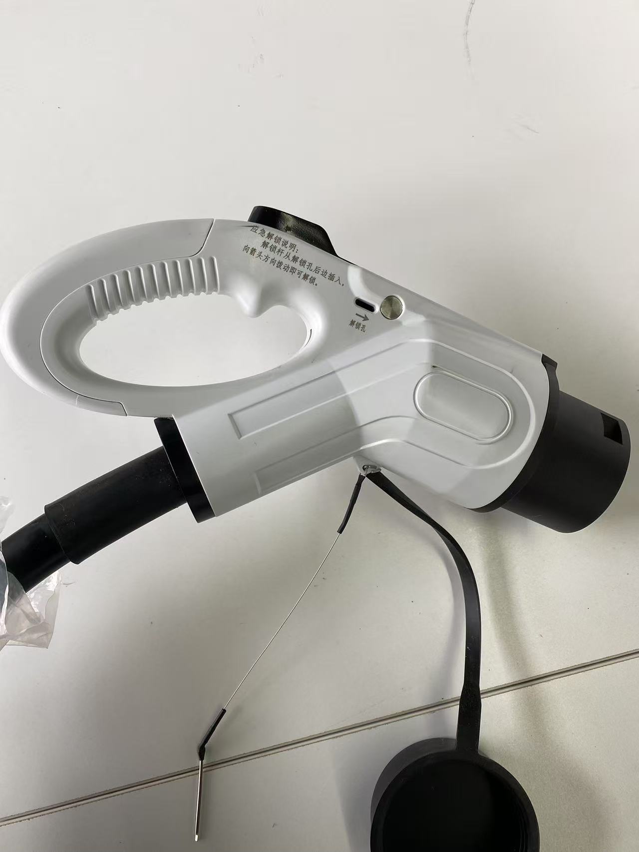 充电机器人轻量化枪线