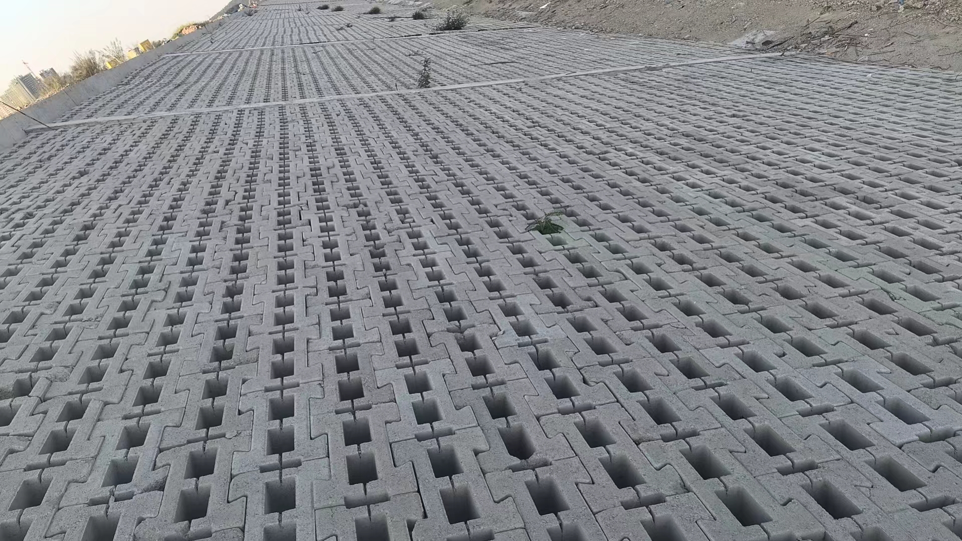 Interlocking laying effect
