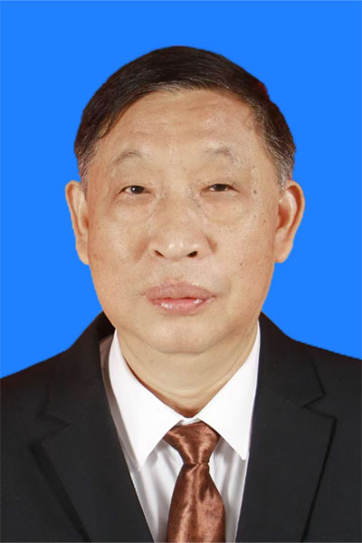 曾任职于建始一中。恩施州数学学科骨干教师，学科带头人。从教三十八年，一直秉承“以学生为主体，以课堂教学为载体，既教书又育人”的教育理念，给学生授业解惑，为家长承教育之任，对社会尽职尽责，用党性严律自己。被建始一中评为首届“十佳班主任”和第二届“功勋教师”，多年来，被各级部门多次评为“优秀教师”、“优秀党员”、“优秀班主任”。
