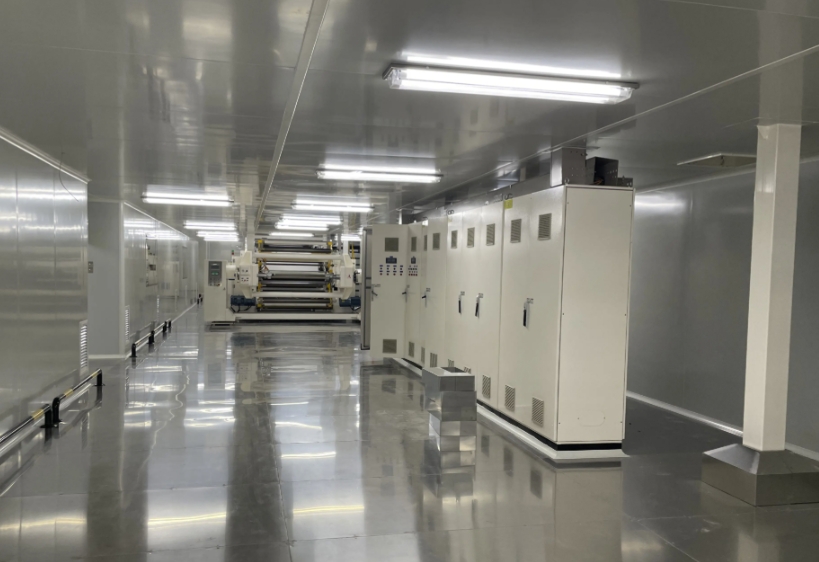 Hardening is a special process that forms a coating on the surface of plastics to enhance its wear resistance, scratch resistance, corrosion resistance.
Suitable for building facades or roof lighting, electronic device casings, and touch screens, etc.