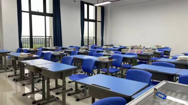 高职高考、普通专升本线下集训营，留学咨询服务