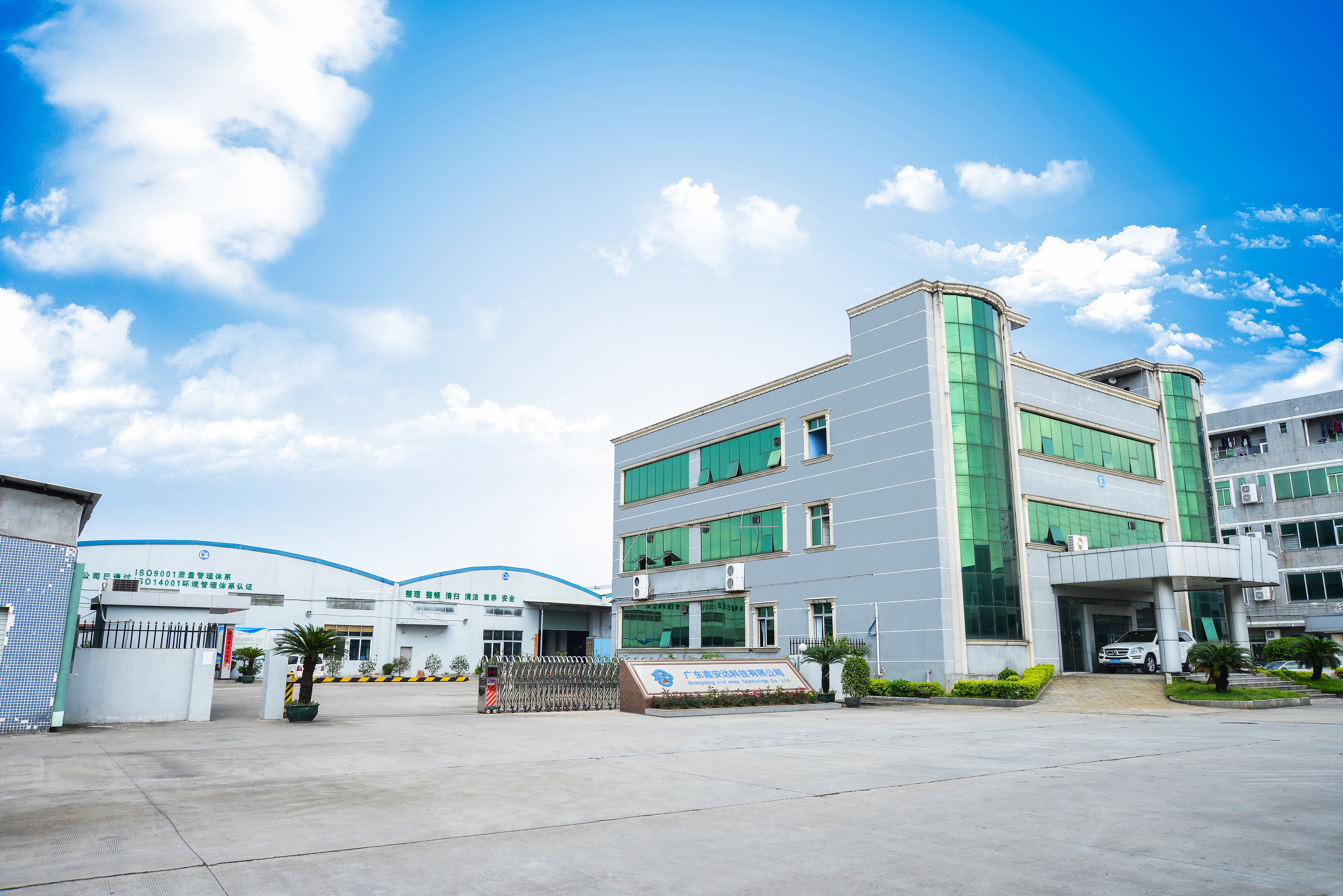 bird feeder manufacturer