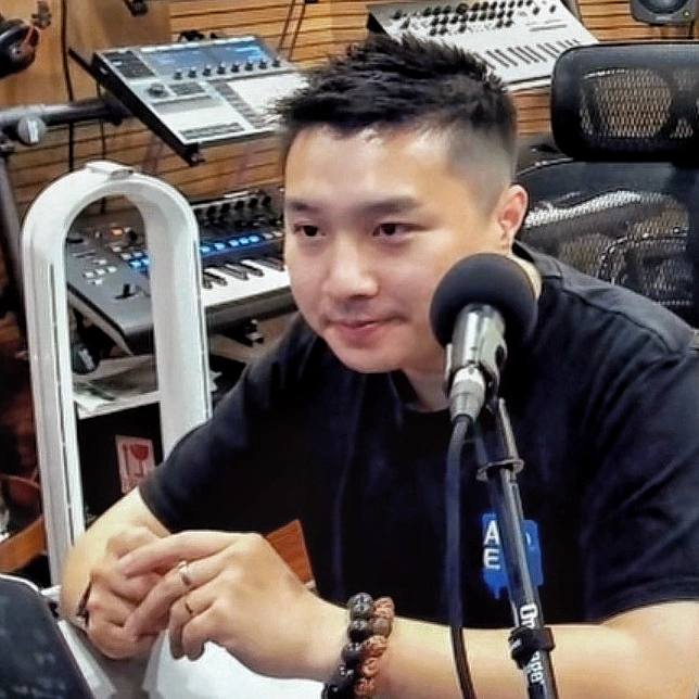 创始人、制作人
星海音乐学院作曲与作曲技术理论专业；14年游戏音频从业经验，擅长管弦乐队音乐写作、3A级音频制作，拥有丰富的影视音频后期、游戏音频交互、空间音频技术能力；在游戏音频领域内发表多篇技术文章与讲座；