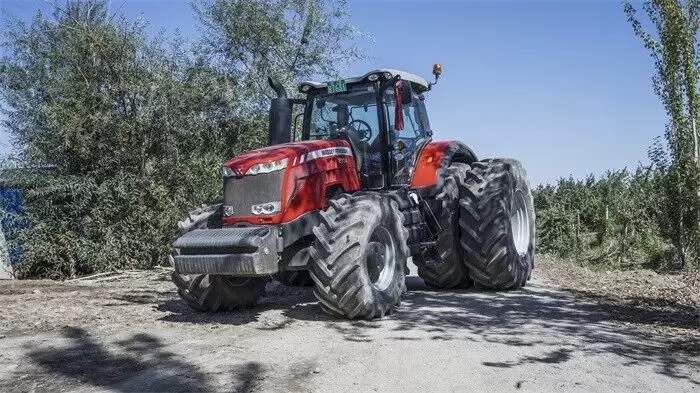 MF8700系列拖拉机