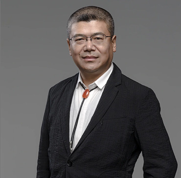 复旦大学心理研究中心兼职教授
教育部心理学教学指导委员会委员
上海市黄浦区心理咨询师协会理事长
中国社会心理学会整合心理学专业委员会副主任委员
复旦大学EMBA讲席教授
国家级心理咨询师考评员