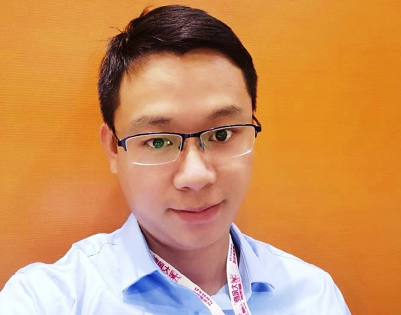 Graduated from Shaoyang University, Hunan, China, majoring in international trade, responsible for the export, customs declaration, shipping and other matters of the company's products