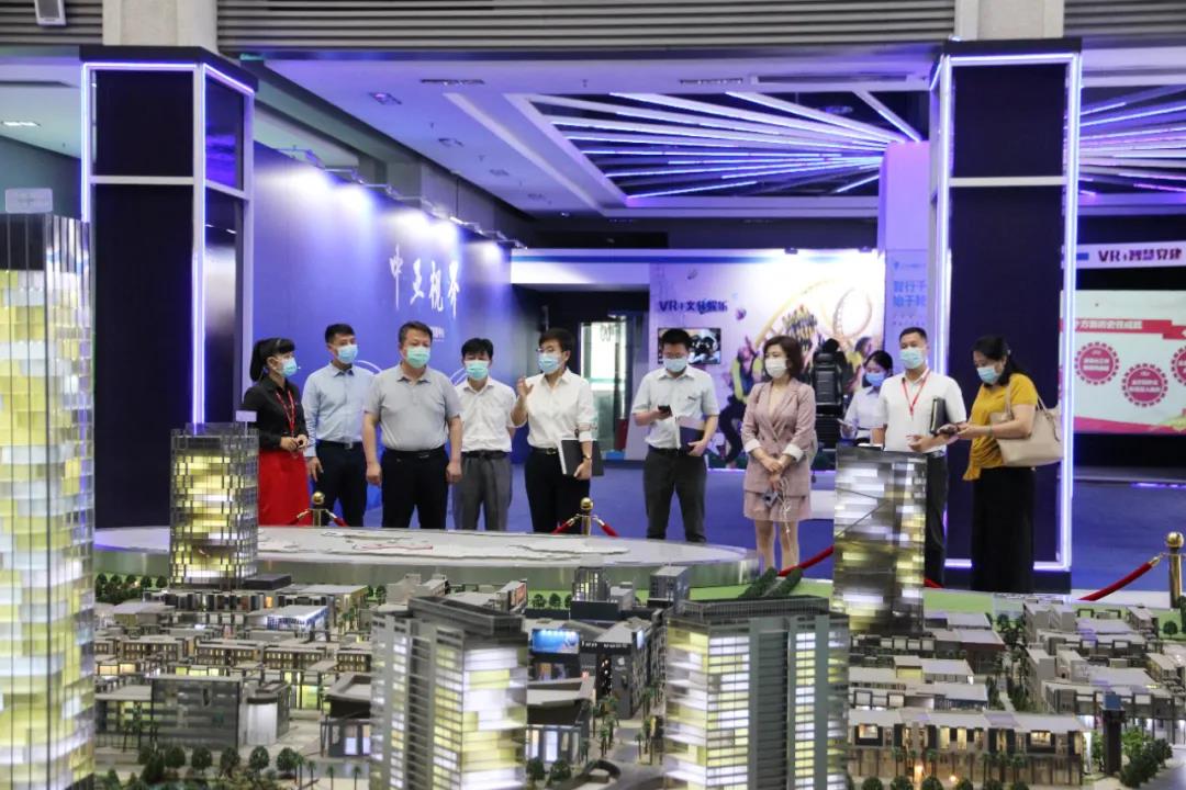 辽宁省辽勤集团领导来访中亚硅谷产业基地(图4)