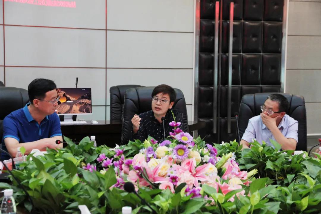 黑龙江省鸡西市鸡冠区领导莅临中亚硅谷产业基地参观考察