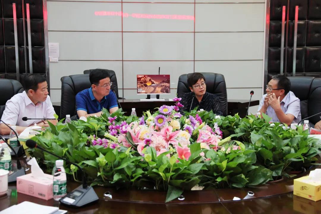 黑龙江省鸡西市鸡冠区领导莅临中亚硅谷产业基地参观考察