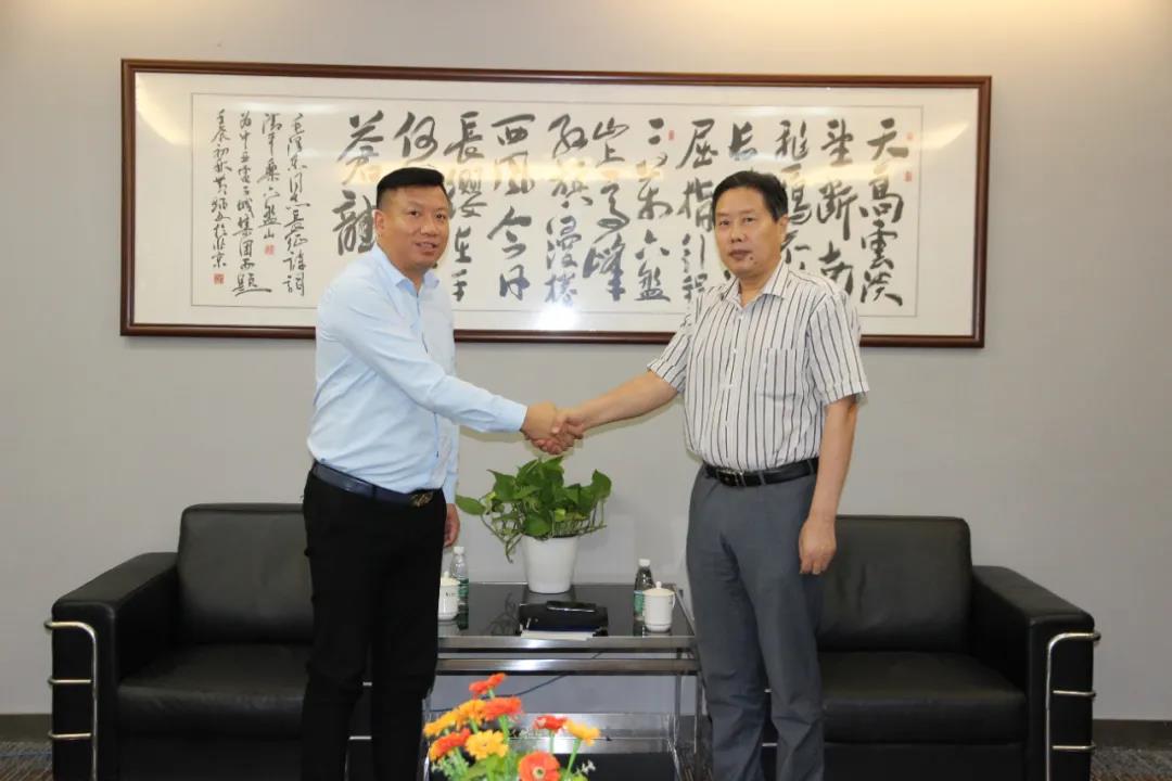 深圳市电子商务商会领导一行来访中亚硅谷产业基地