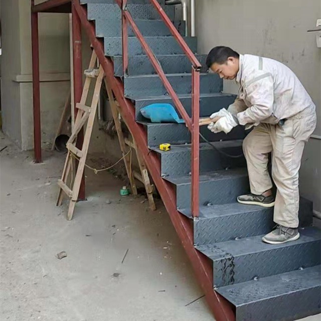 钢结构楼梯